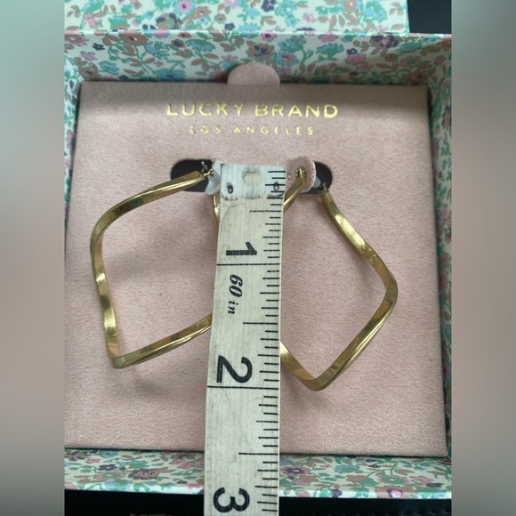 New Lucky brand, gold tone, metal earrings, irregular hoop style - Picture 6 of 6